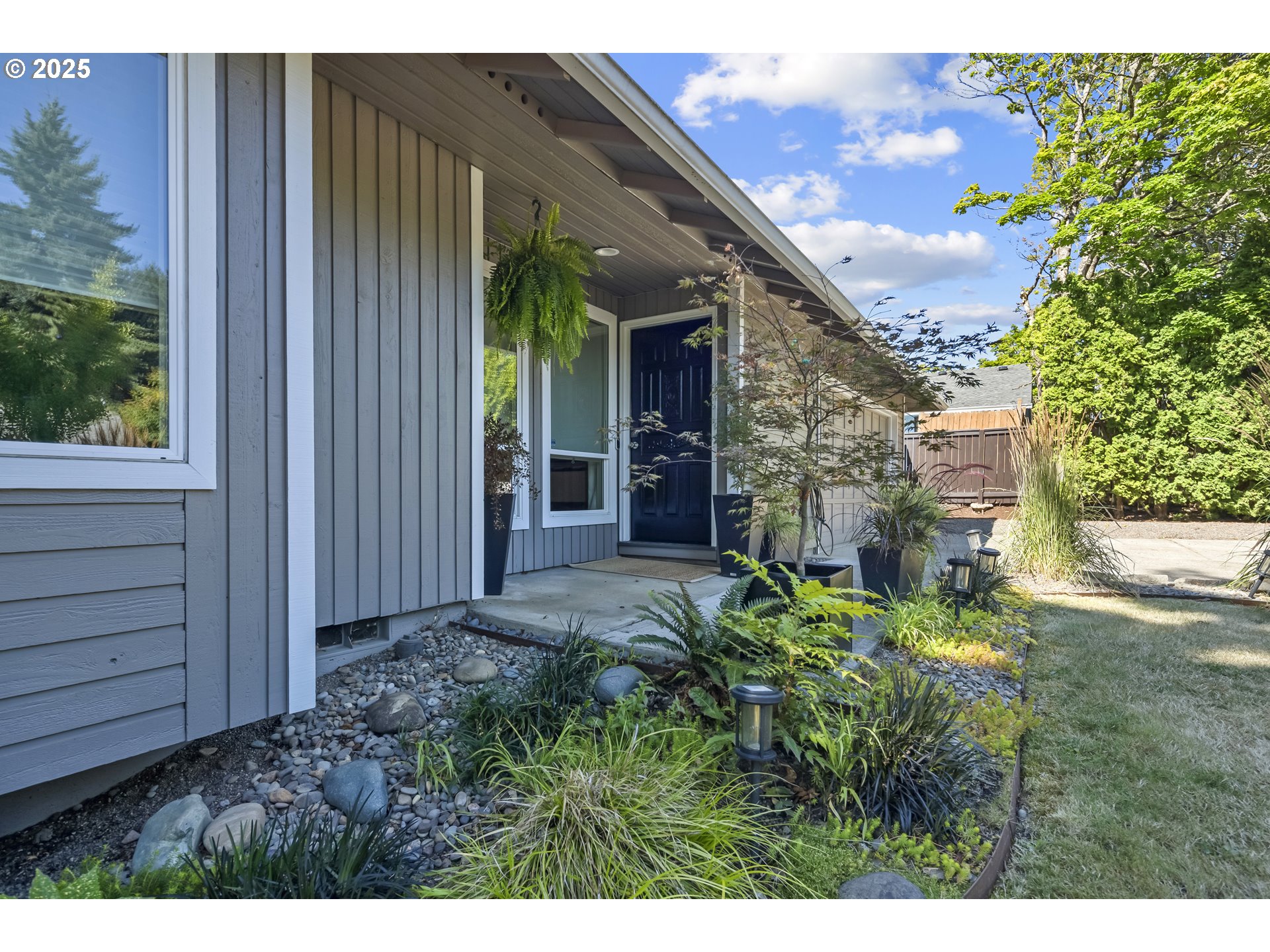 12800 Southwest Hanson Road Beaverton, OR 97008 - Photo 26 of 26 Front Yard