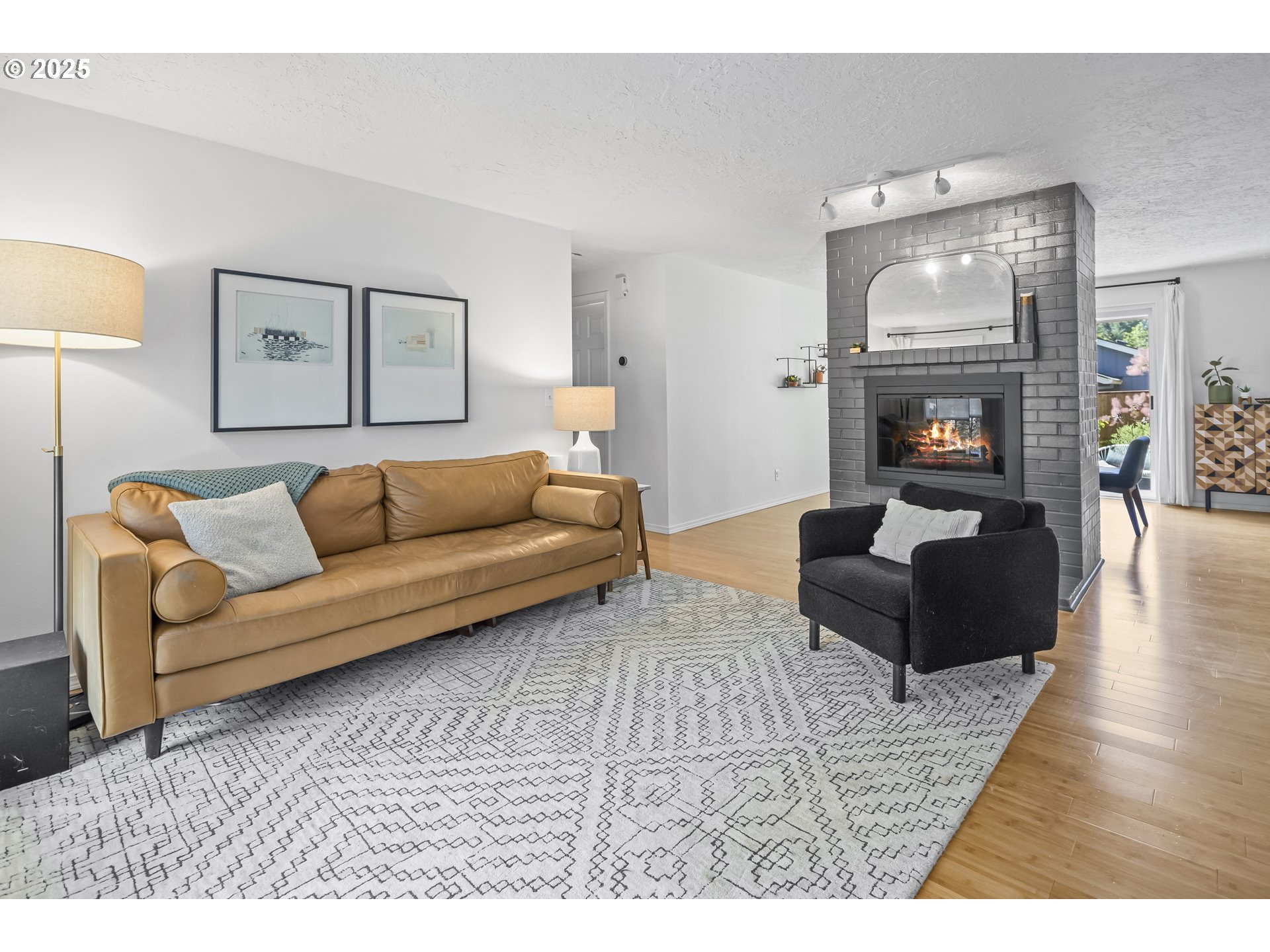 12800 Southwest Hanson Road Beaverton, OR 97008 - Photo 3 of 26 Great Room