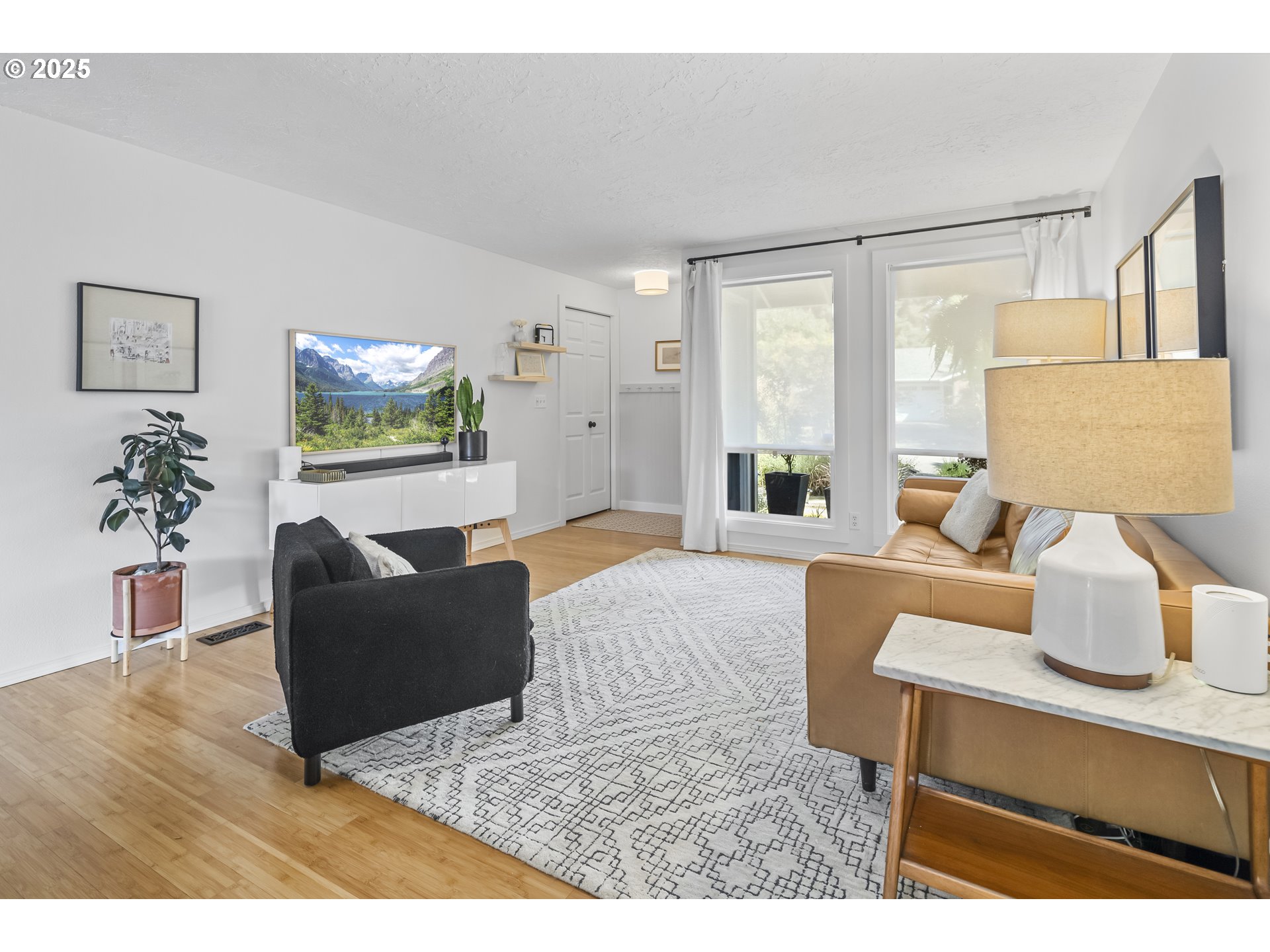 12800 Southwest Hanson Road Beaverton, OR 97008 - Photo 4 of 26 Great Room