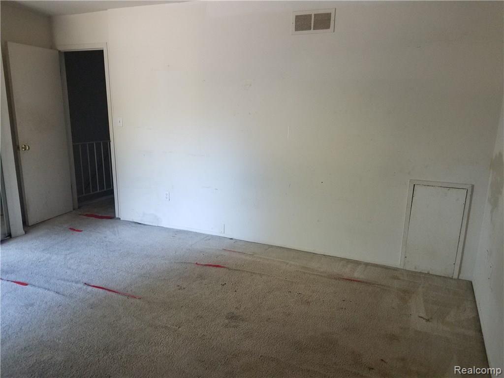 23506 Lahser Road, Unit 17 Southfield, MI 48033 - Photo 16 of 20 20170907_091724_001.jpg