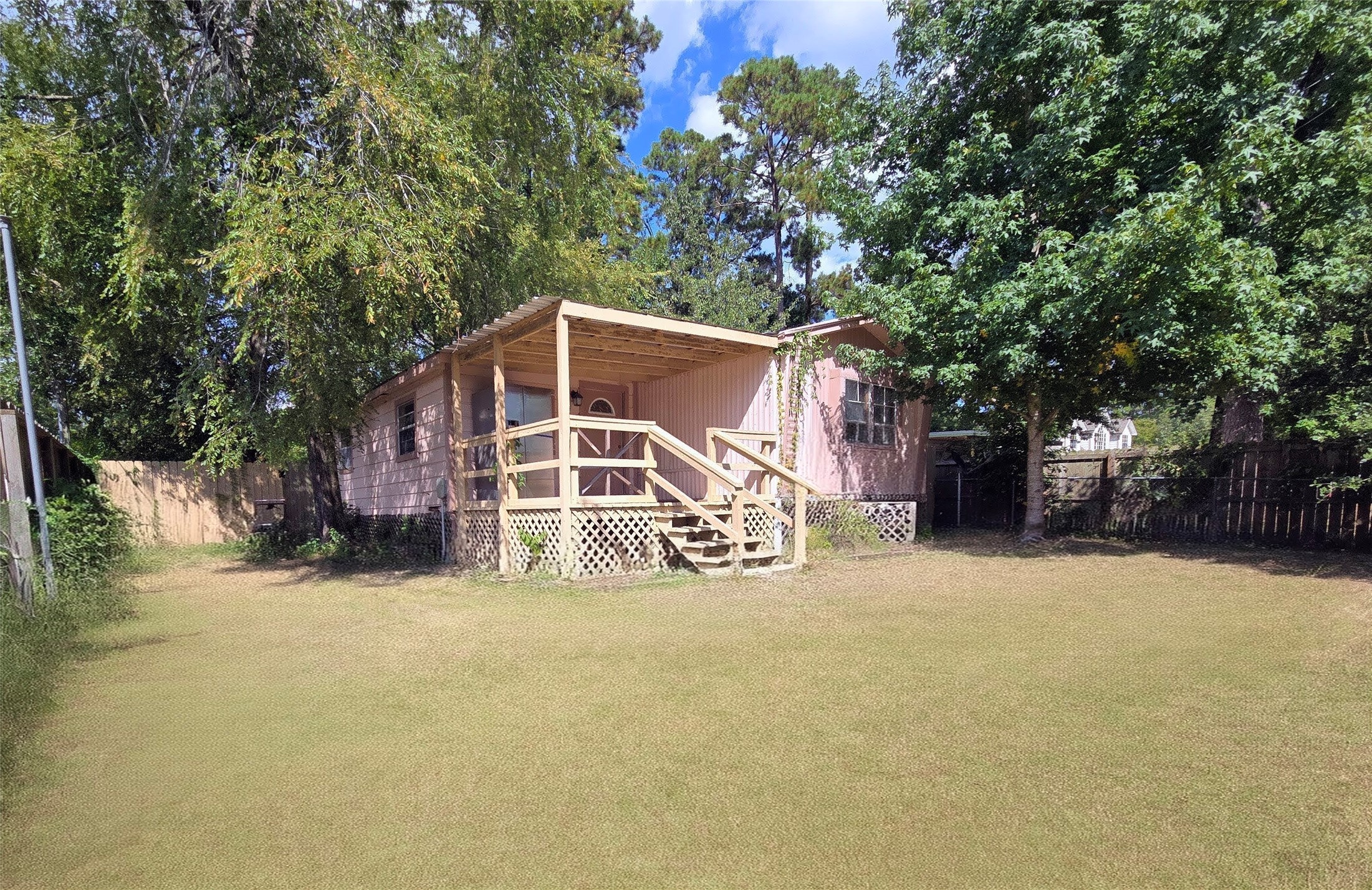 142 Aspen Livingston, TX 77351 - Photo 1 of 17 a view of a house with a yard