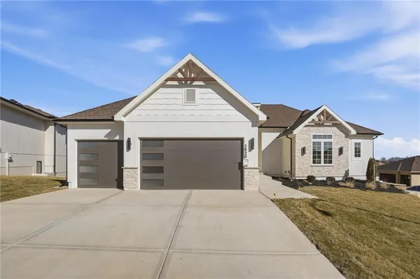 $839,900 | 1520 Northeast Stewart Place, Lee's Summit, MO 64064
