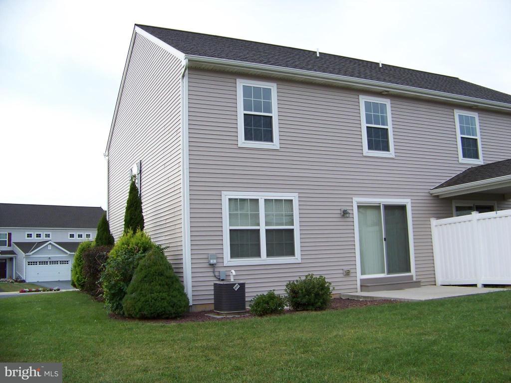 569 Fox Ridge Lane Lebanon, PA 17042 - Photo 2 of 15 Gallery Image 2