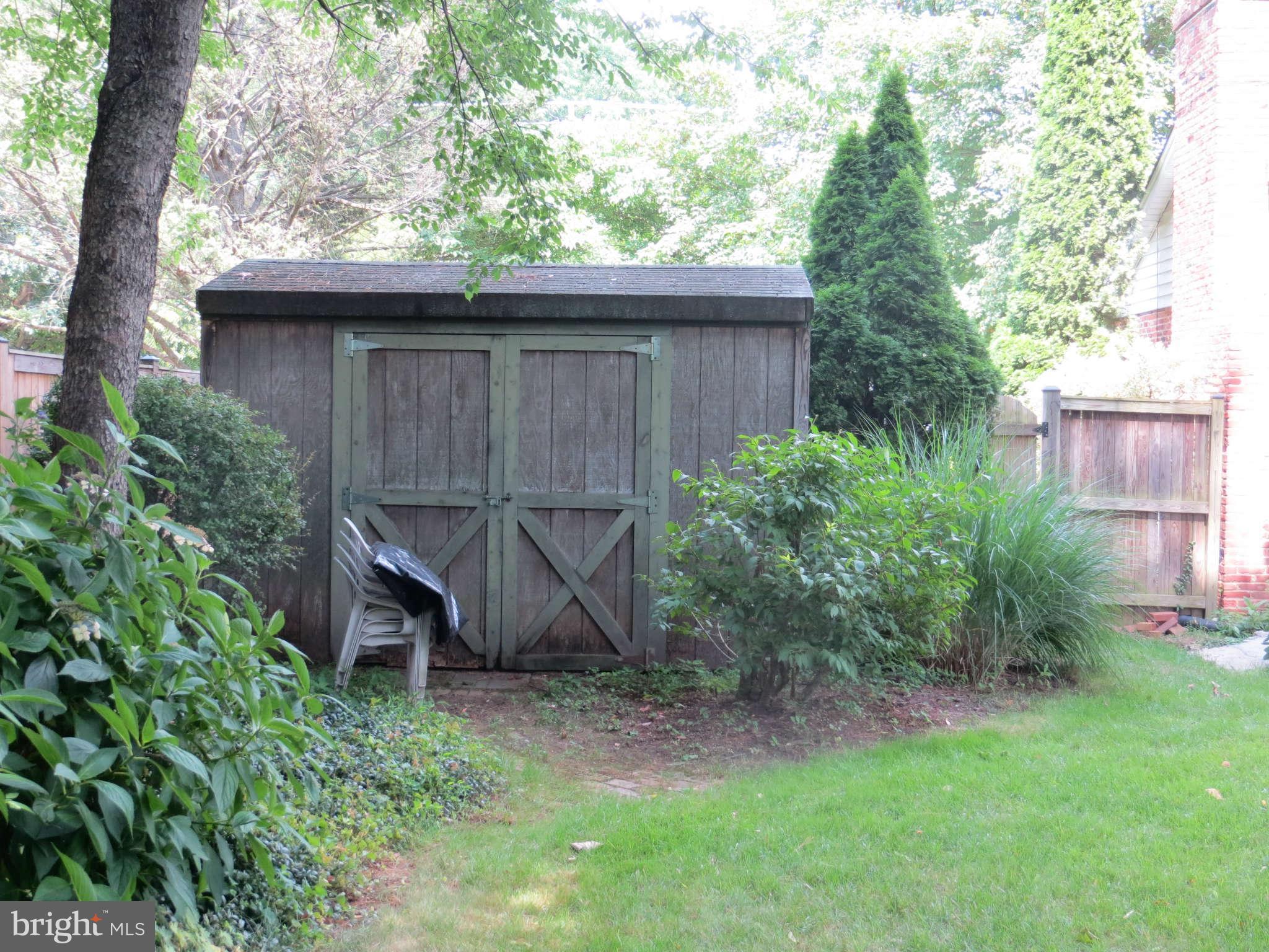 9919 Vale Road Vienna, VA 22181 - Photo 12 of 30 Exterior Rear