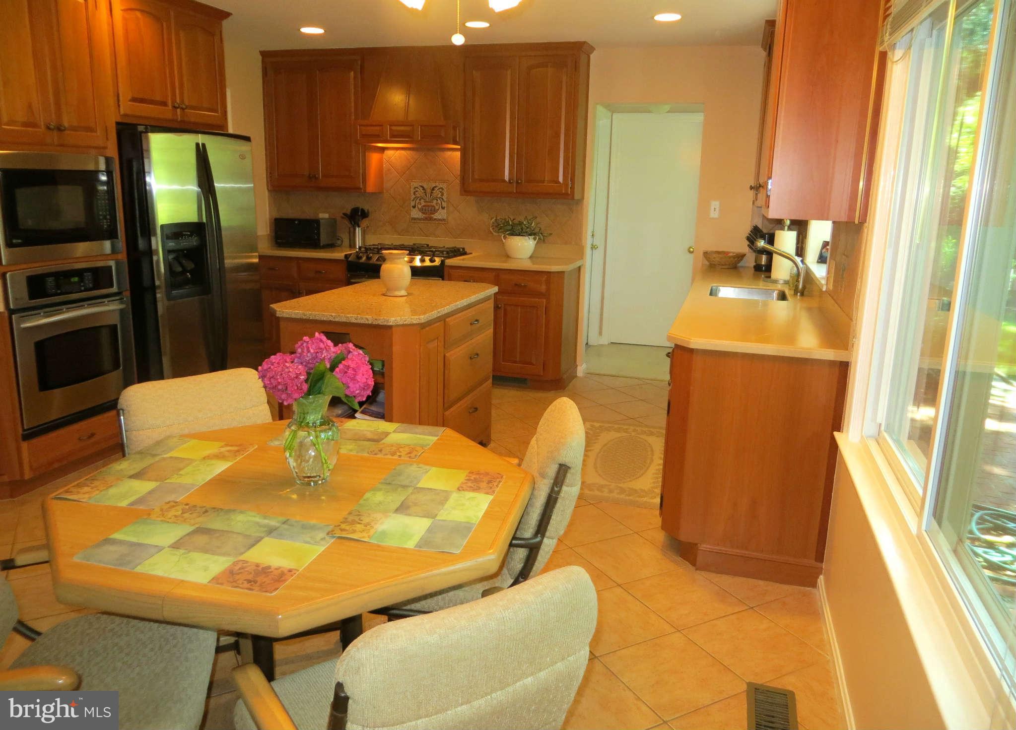 9919 Vale Road Vienna, VA 22181 - Photo 6 of 30 Kitchen