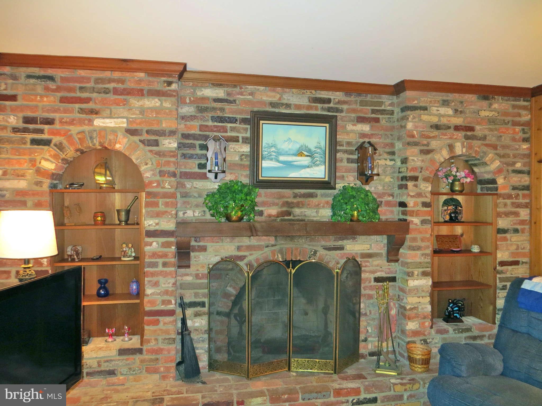 9919 Vale Road Vienna, VA 22181 - Photo 8 of 30 Family Room