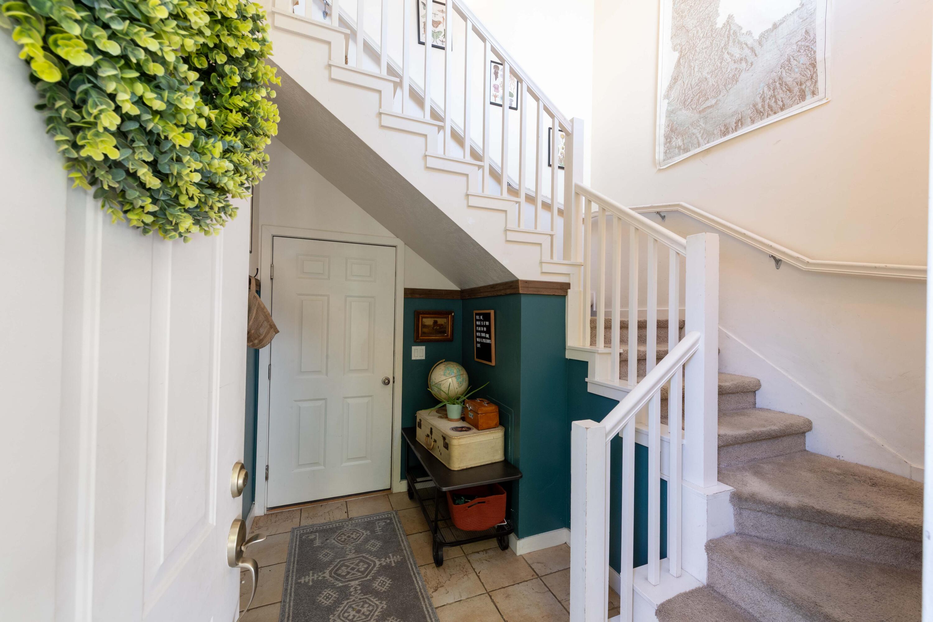 1850 Copper Ranch Lane, Unit D Hailey, ID 83333 - Photo 3 of 19 Entrance/Stairwell