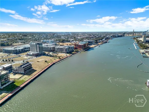 $1,950 | 408 Geo Meyer, Unit CARRIAGE HOUSE, Savannah, GA 31401