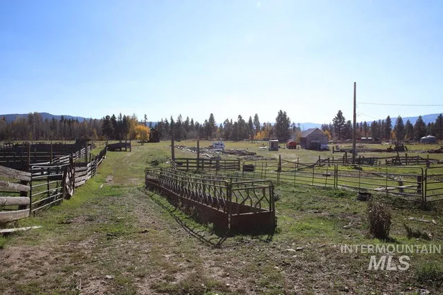 $2,000,000 | 408 Gold Fork Road, Donnelly, ID 83615