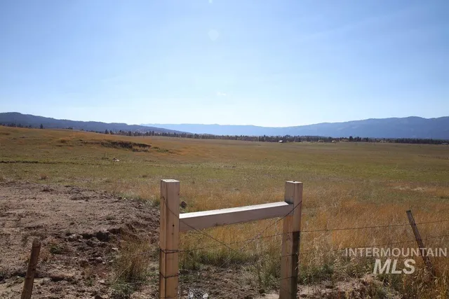 $2,000,000 | 408 Gold Fork Road, Donnelly, ID 83615