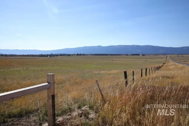 $2,000,000 | 408 Gold Fork Road, Donnelly, ID 83615