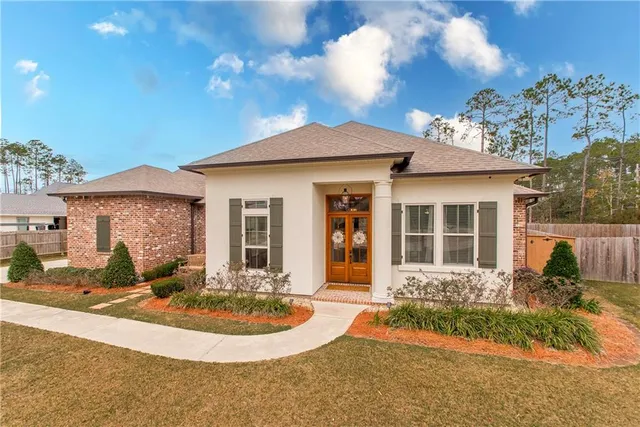 $658,000 | 256 Chateau Papillon, Mandeville, LA 70471