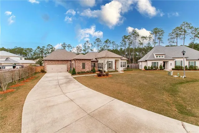 $658,000 | 256 Chateau Papillon, Mandeville, LA 70471