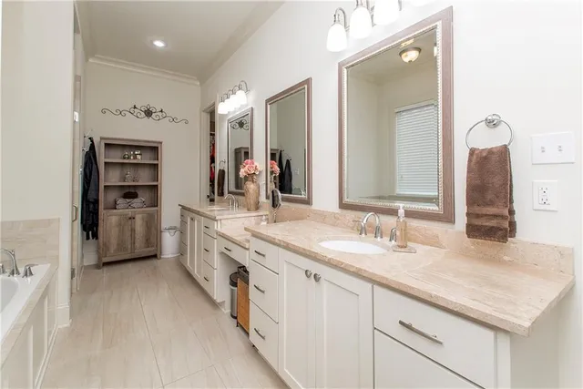 $658,000 | 256 Chateau Papillon, Mandeville, LA 70471