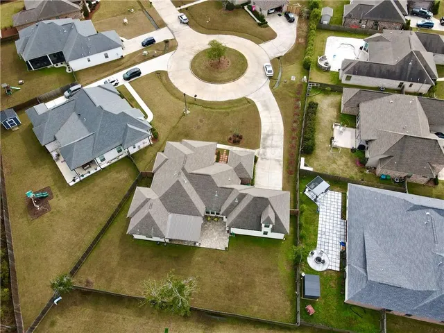 $658,000 | 256 Chateau Papillon, Mandeville, LA 70471