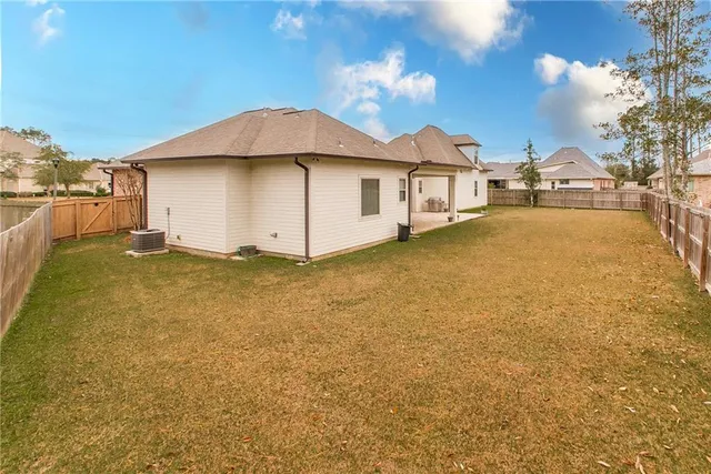 $658,000 | 256 Chateau Papillon, Mandeville, LA 70471