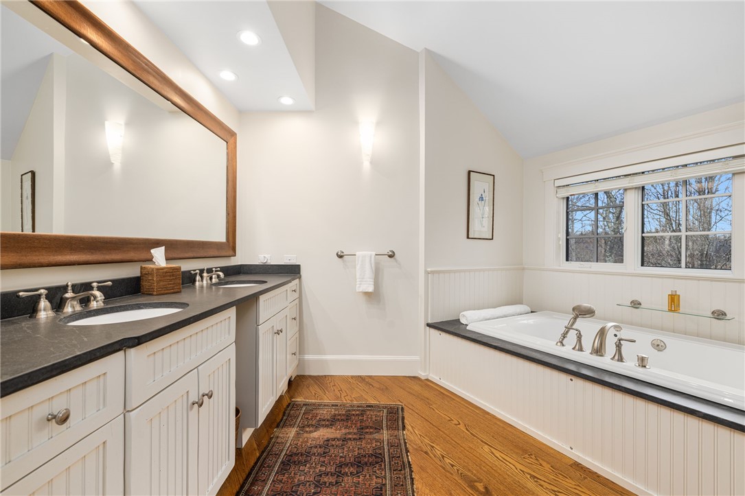 56 Summerfield Lane Middletown, RI 02842 - Photo 32 of 48