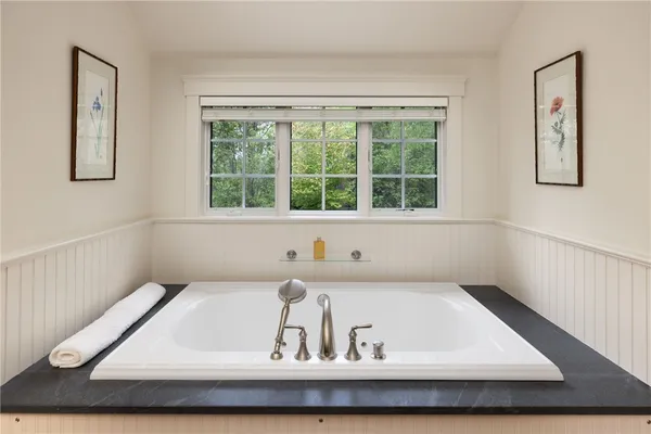 $3,495,000 | 56 Summerfield Lane, Middletown, RI 02842