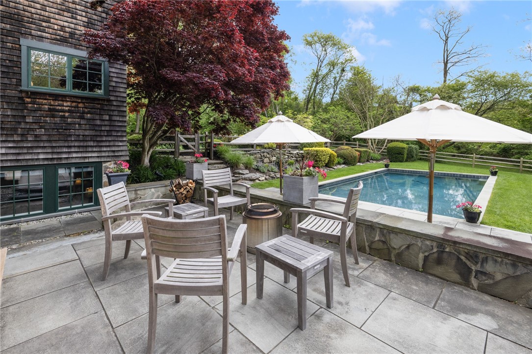 56 Summerfield Lane Middletown, RI 02842 - Photo 43 of 48