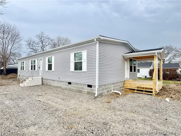 $179,900 | 377 South 2nd Street, Austin, IN 47102