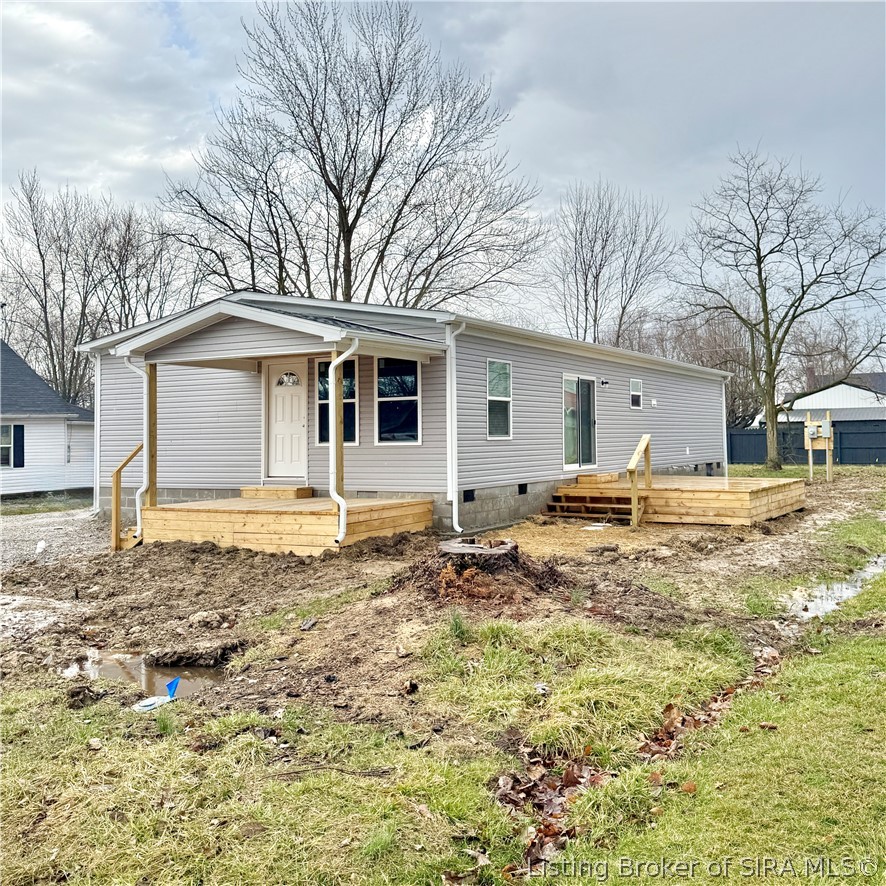 377 South 2nd Street Austin, IN 47102 - Photo 4 of 20 Side Deck