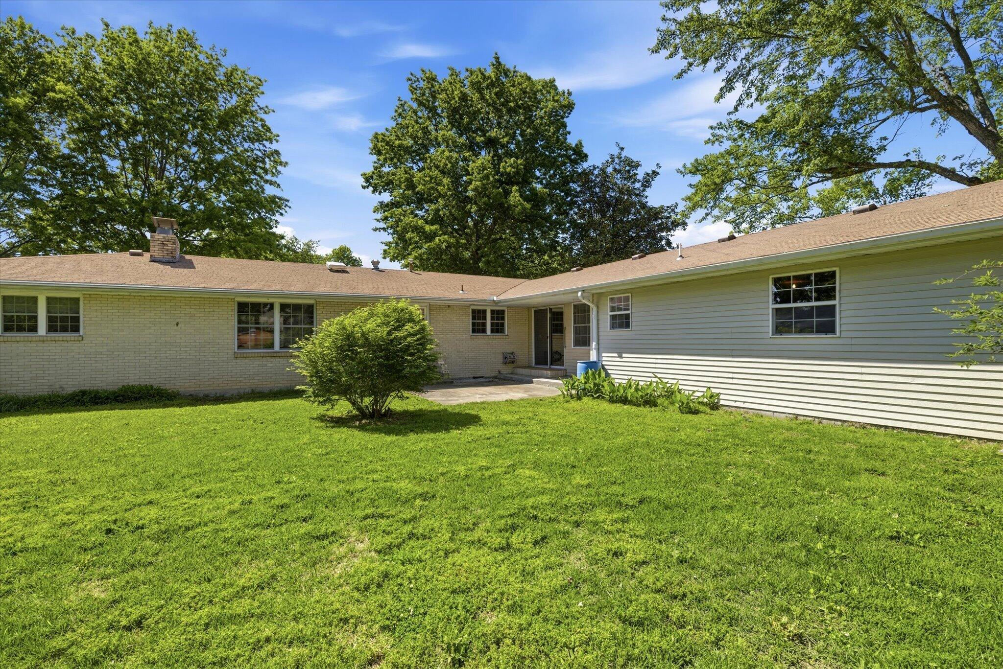 405 Grand Street Monett, MO 65708 - Photo 26 of 27 06-IMG_2655