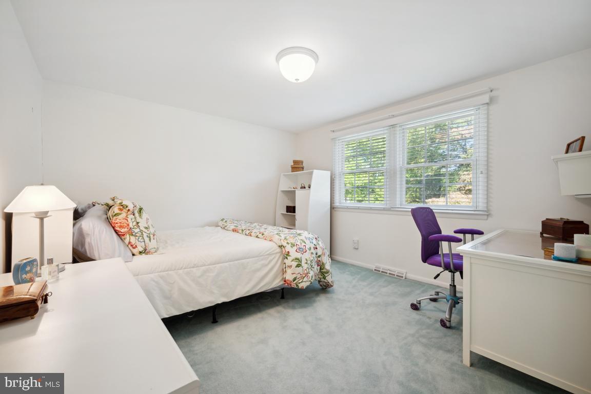 732 Stonehouse Road Moorestown, NJ 08057 - Photo 18 of 30