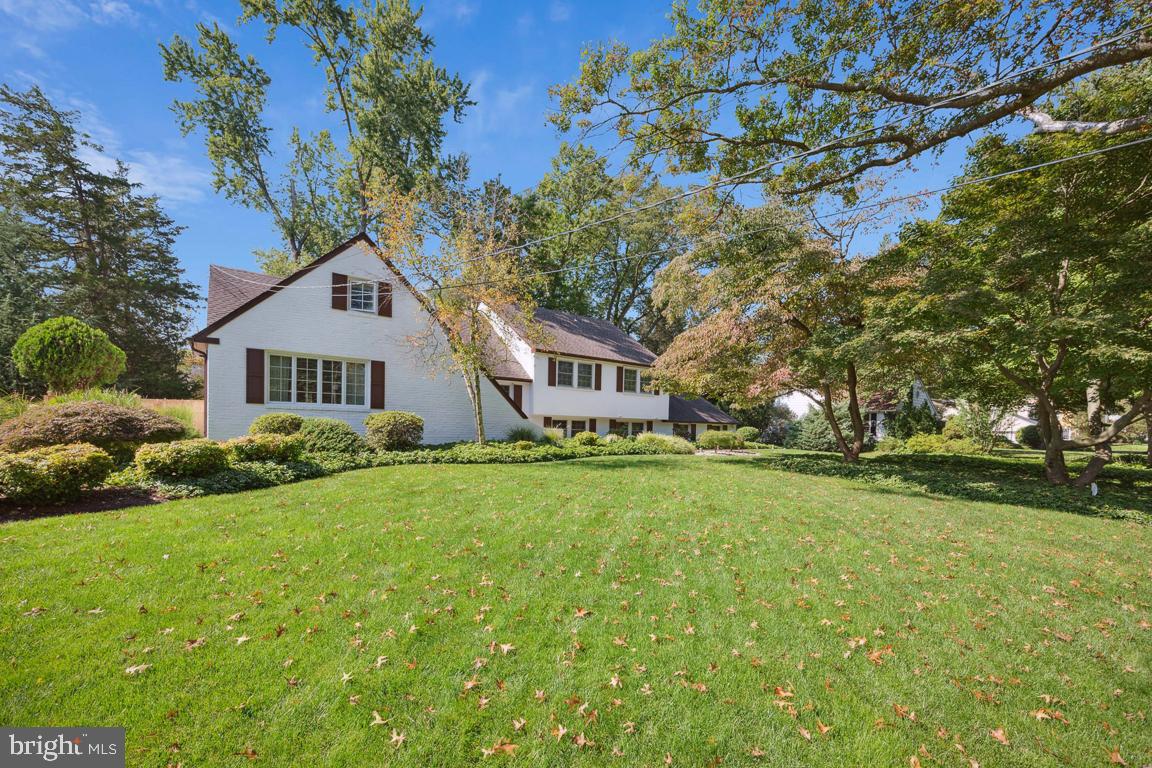 732 Stonehouse Road Moorestown, NJ 08057 - Photo 2 of 30