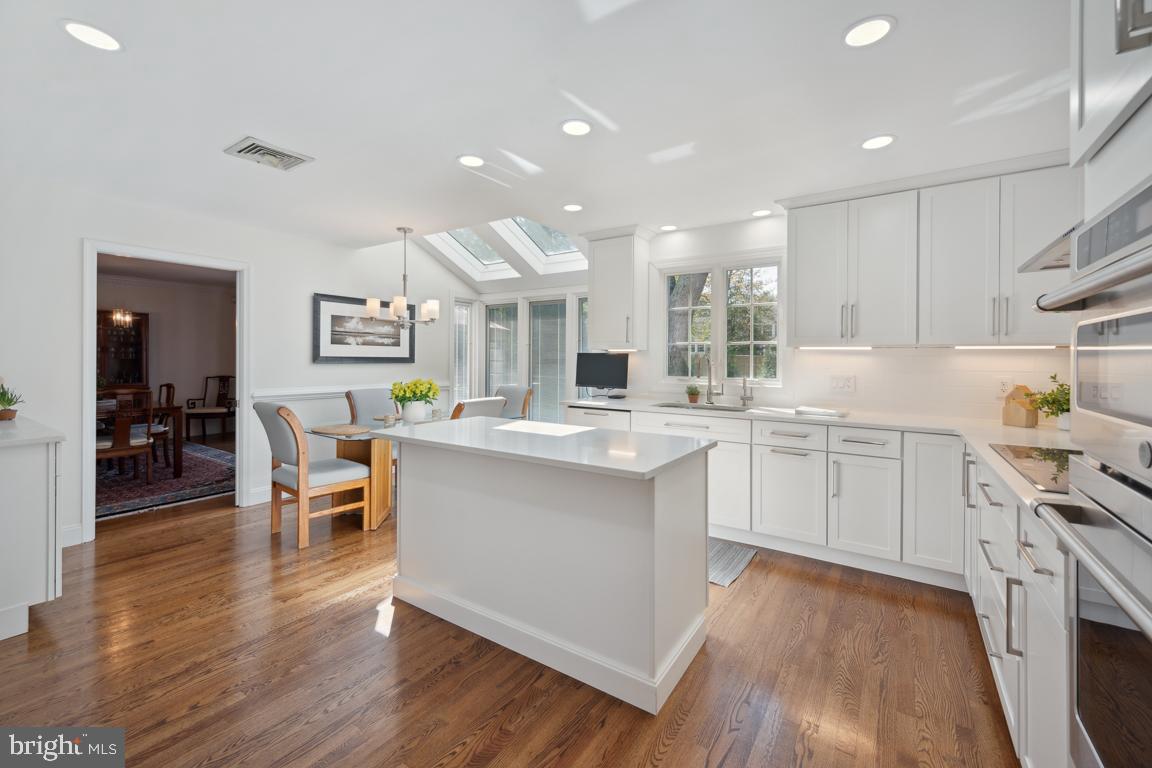 732 Stonehouse Road Moorestown, NJ 08057 - Photo 8 of 30
