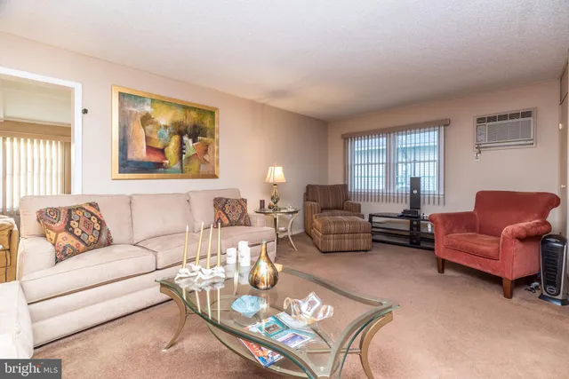 $439,000 | 29 Hope Road, Levittown, PA 19056