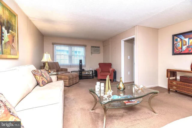 $439,000 | 29 Hope Road, Levittown, PA 19056