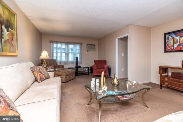 $450,000 | 29 Hope Road, Levittown, PA 19056