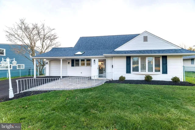 $450,000 | 29 Hope Road, Levittown, PA 19056