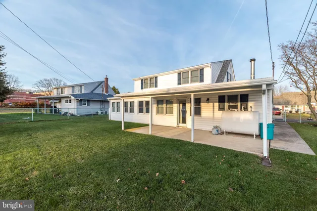 $439,000 | 29 Hope Road, Levittown, PA 19056