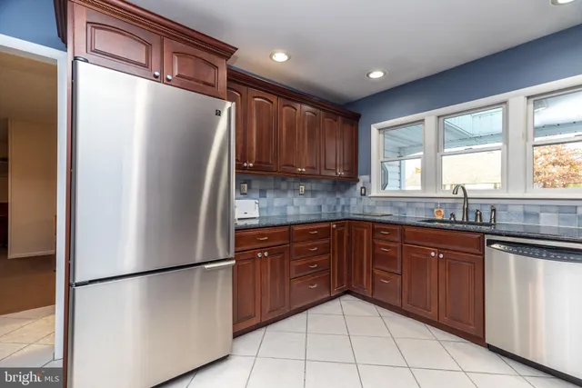 $439,000 | 29 Hope Road, Levittown, PA 19056