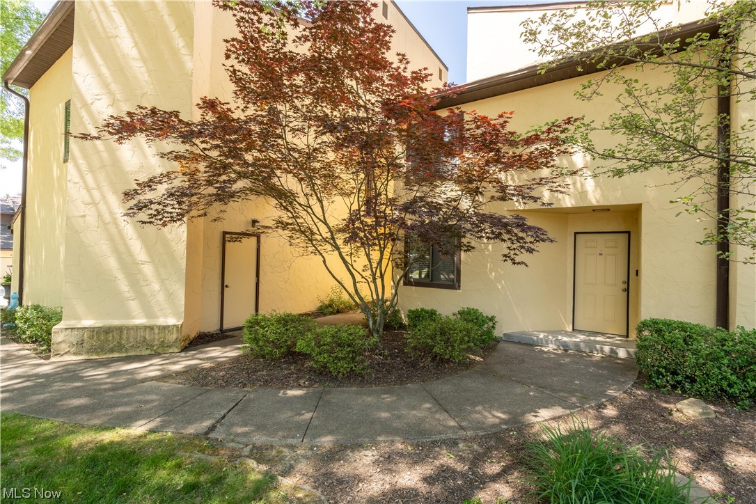 1030 Hampton Ridge Drive Akron, OH 44313 - Photo 1 of 29