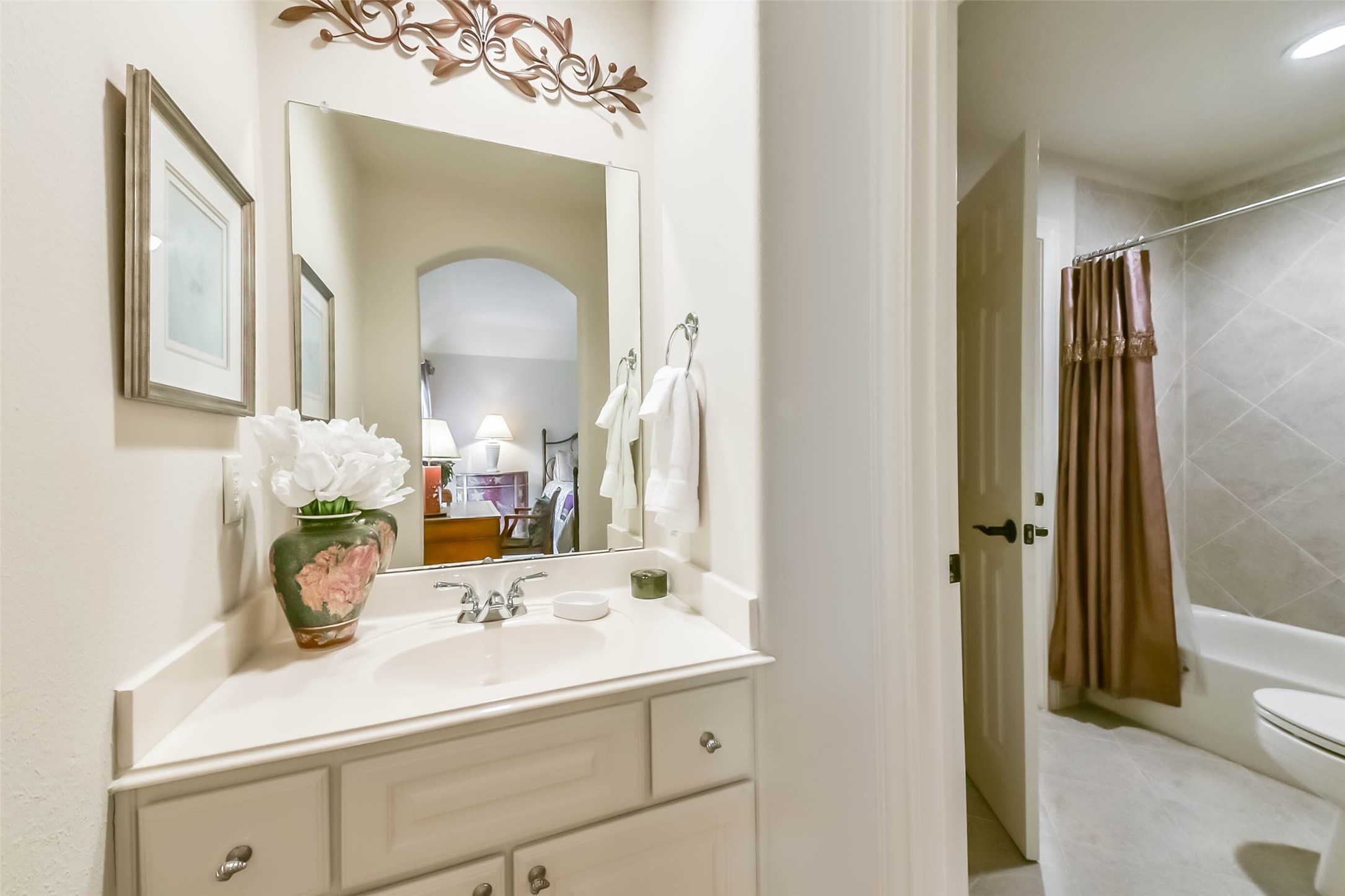 25295 Bull Ridge Drive Porter, TX 77365 - Photo 40 of 50 Jack and Jill Bath pass through between Bedrooms 4 and 5