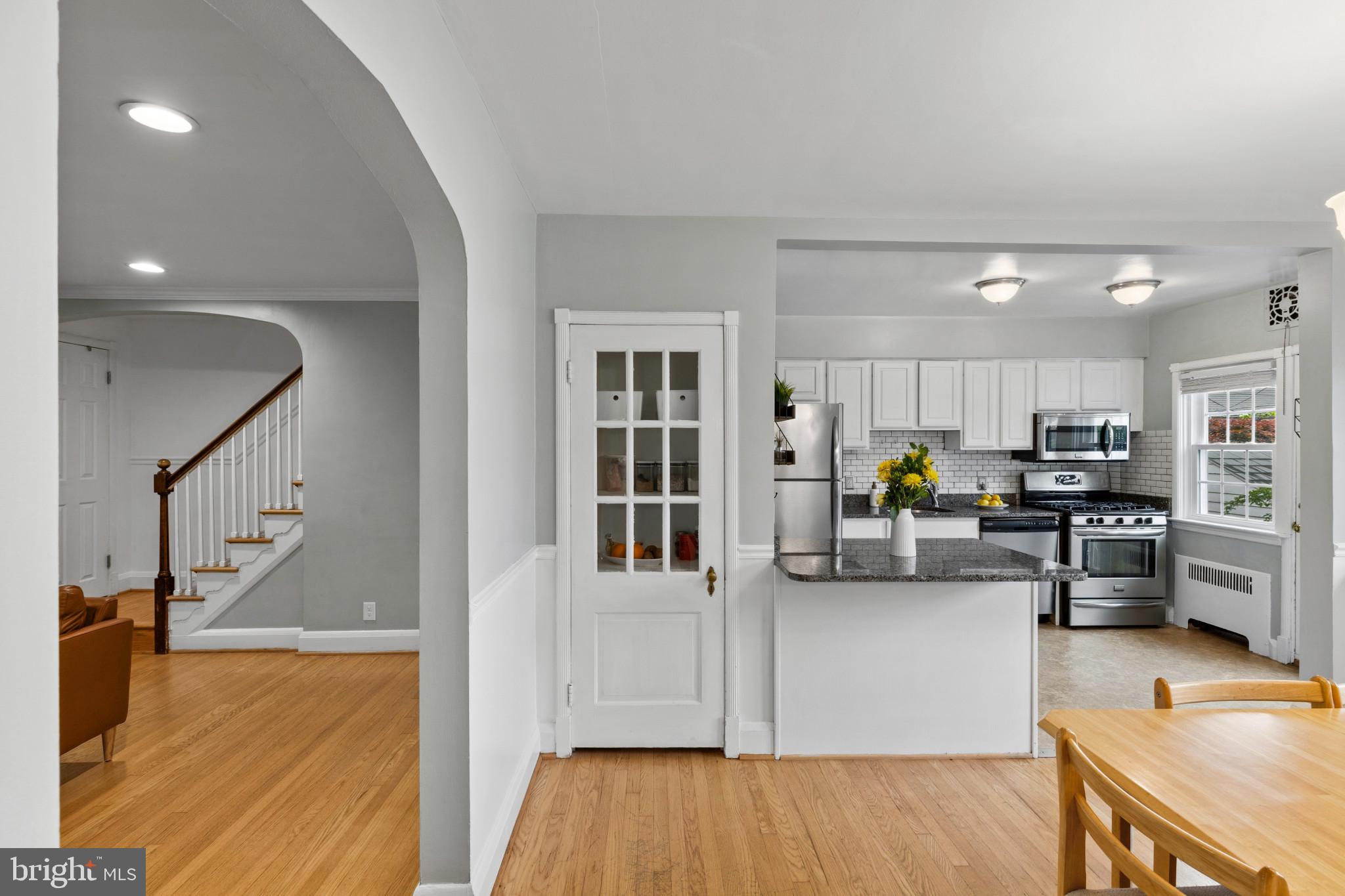 62 Dunkirk Road Baltimore, MD 21212 - Photo 11 of 37 Dining room w/ HW floors & pantry