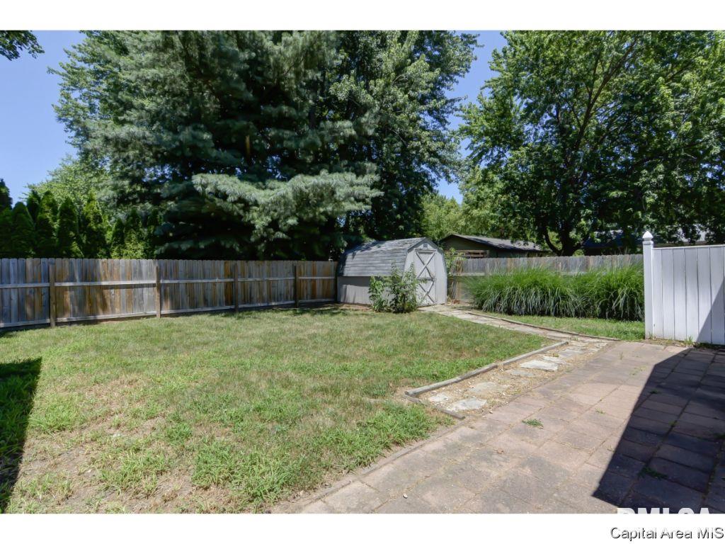 2 Arthur Drive Rochester, IL 62563 - Photo 4 of 36