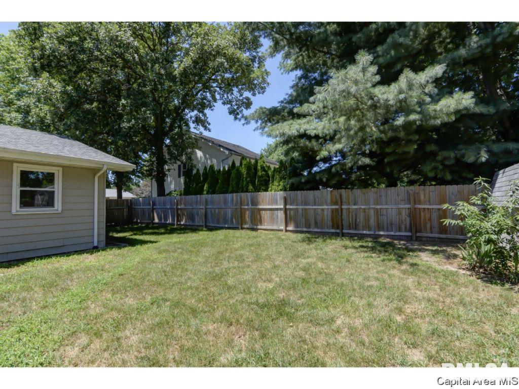 2 Arthur Drive Rochester, IL 62563 - Photo 7 of 36