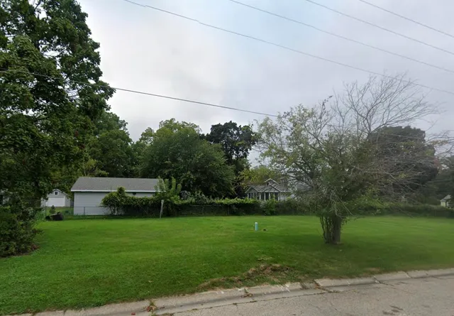 $100,000 | 193 Stam Street, Williams Bay, WI 53191
