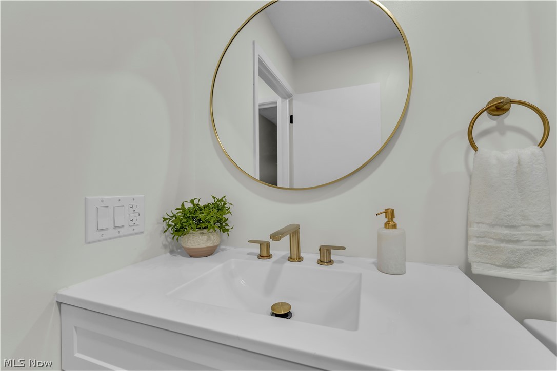 10763 Gate Post Road Strongsville, OH 44149 - Photo 38 of 45 Bathroom