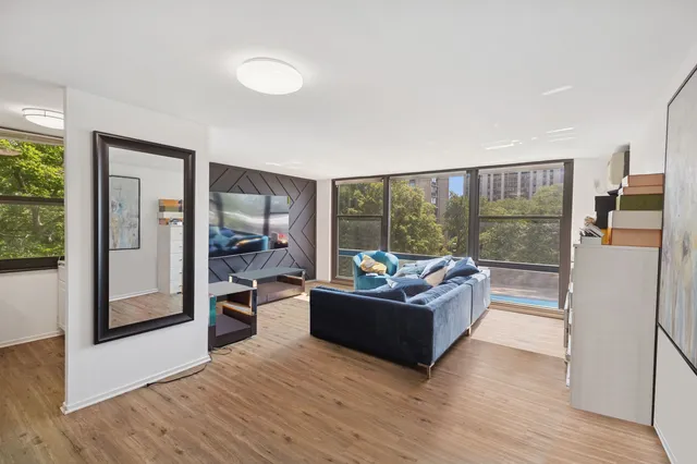 $162,800 | 2605 South Indiana Avenue, Unit 307, Chicago, IL 60616