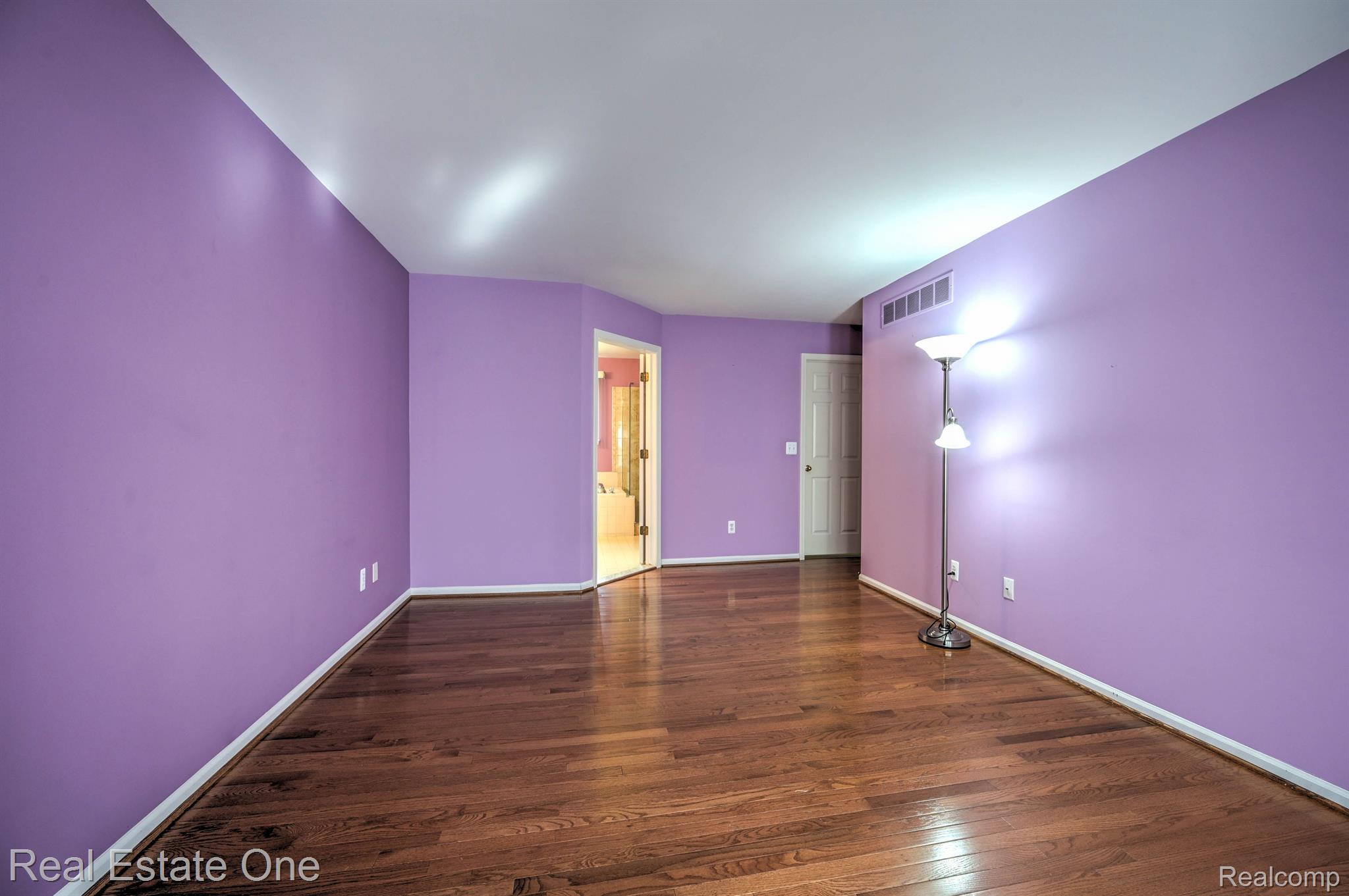 1400 Lee Wood Ridge Road Walled Lake, MI 48390 - Photo 21 of 42 Primary Bedroom View 2
