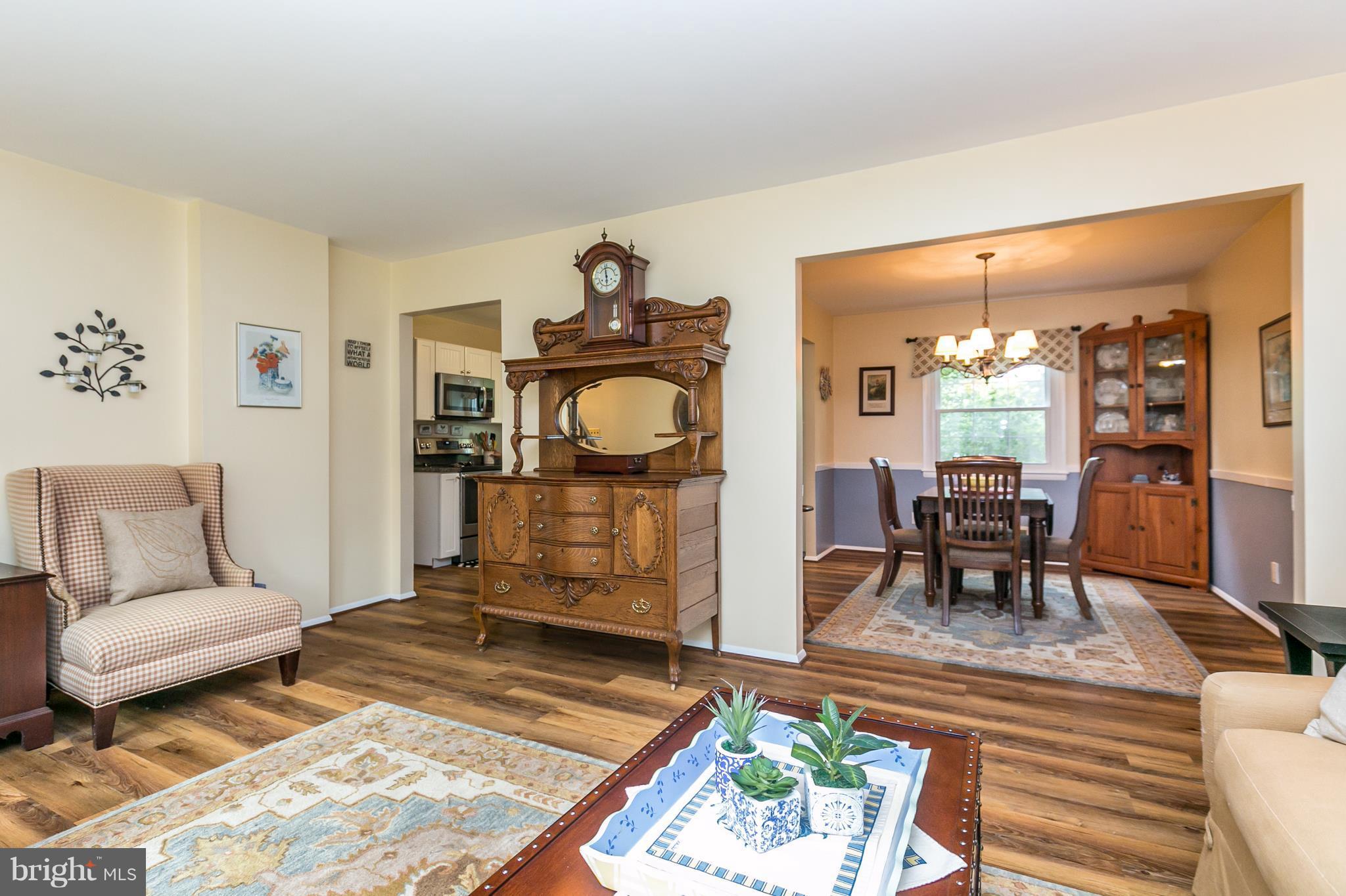 112 Walgrove Road Reisterstown, MD 21136 - Photo 4 of 30 Living Room