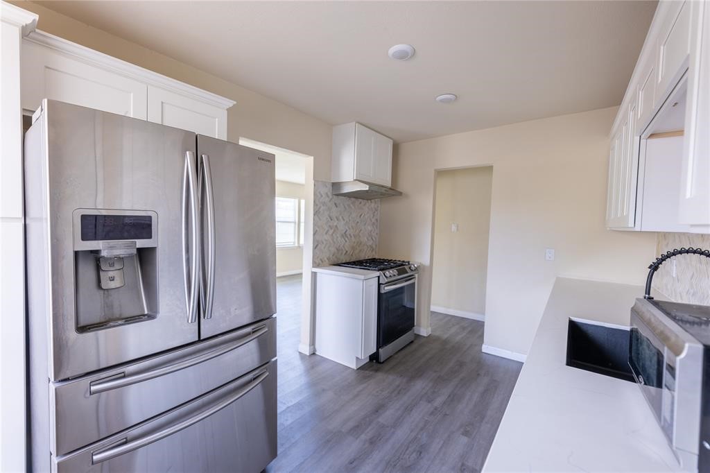 4942 Bataan Road Houston, TX 77033 - Photo 6 of 16