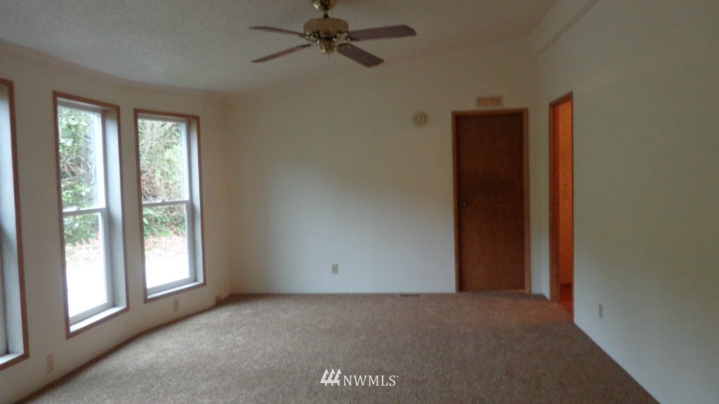 16184 Colony Road Bow, WA 98232 - Photo 6 of 18 Gallery Image 6