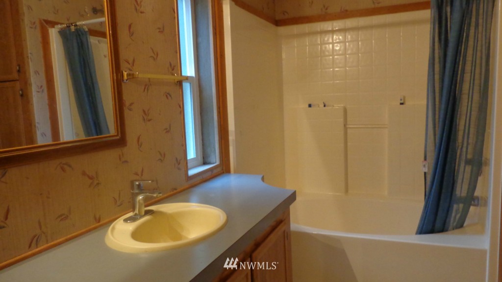 16184 Colony Road Bow, WA 98232 - Photo 8 of 18 Gallery Image 8