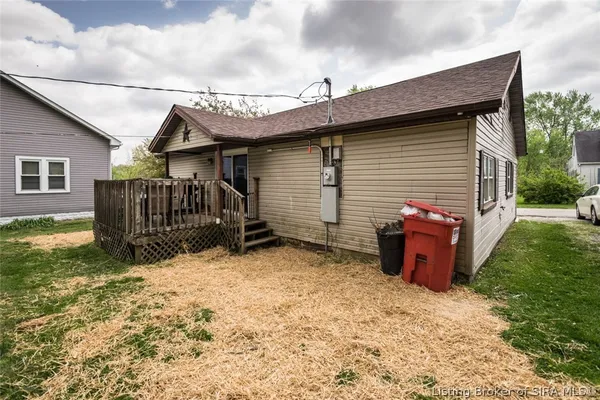 $179,900 | 117 Cherry Street, Henryville, IN 47126