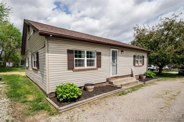 $179,900 | 117 Cherry Street, Henryville, IN 47126